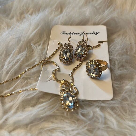 Jewelry Set (Necklace, Ring, Earrings) - Picture 2 of 4